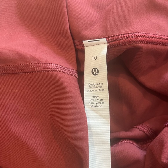 Lululemon Mulled Wine Wunder Unders - Picture 3 of 3
